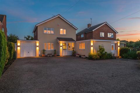 4 bedroom detached house for sale, London Road, Derby DE72
