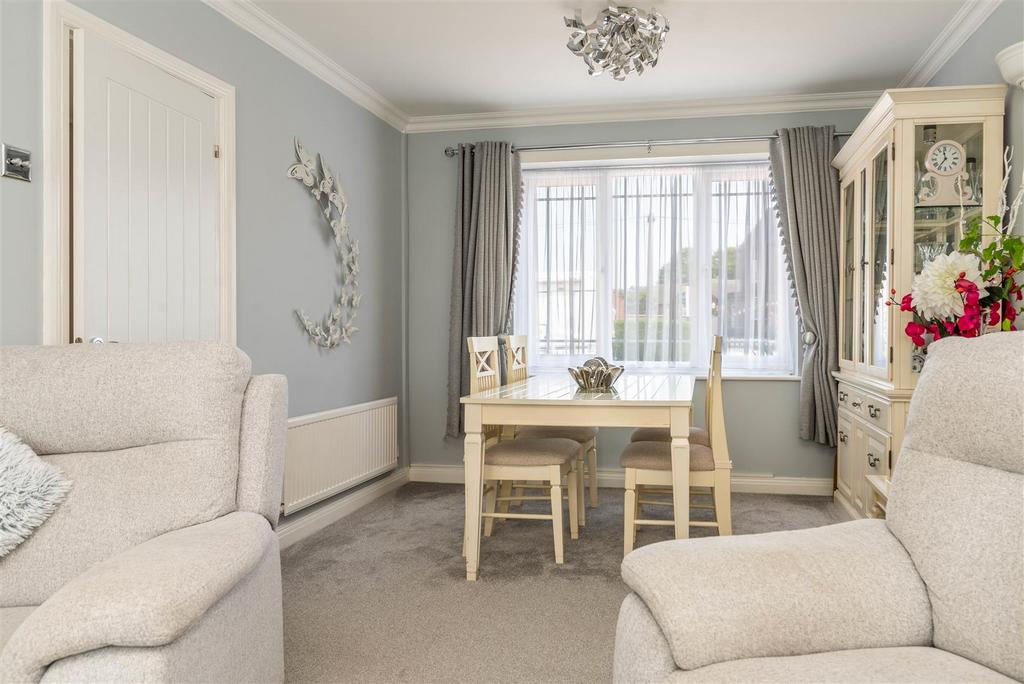 Lounge to Dining
