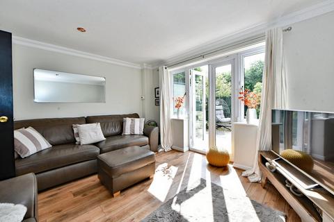 25 Alphingate Close, Stalybridge, SK15 3RL