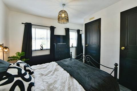 25 Alphingate Close, Stalybridge, SK15 3RL