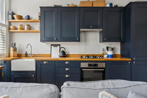 2 bedroom apartment for sale, Killyon Road, London, SW8