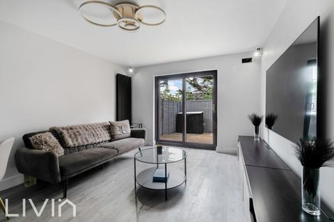 92a Meopham Road, Mitcham, CR4 1BJ