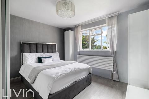 92a Meopham Road, Mitcham, CR4 1BJ