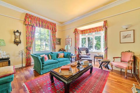 4 bedroom semi-detached house for sale, Hall Place Drive, Weybridge, KT13