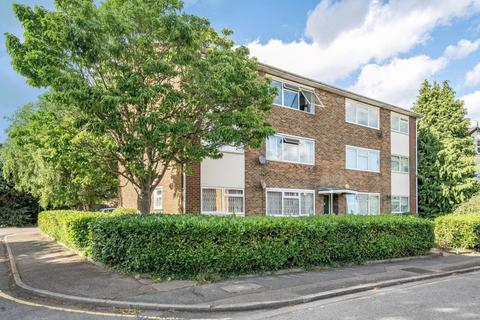 2 bedroom property to rent, Temple Close, London