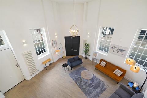 2 bedroom apartment for sale, Station Approach, Tadworth