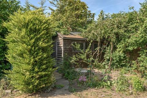 undefined, Sunbury-on-Thames,  Surrey,  TW16