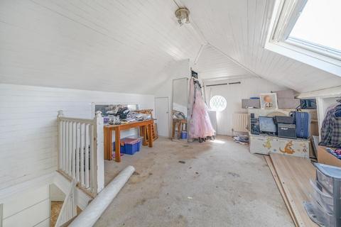 undefined, Sunbury-on-Thames,  Surrey,  TW16