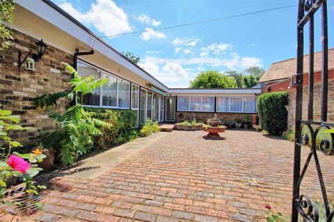 3 bedroom bungalow for sale, The Bourne, Ware SG12