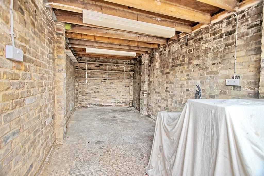 Garage/store