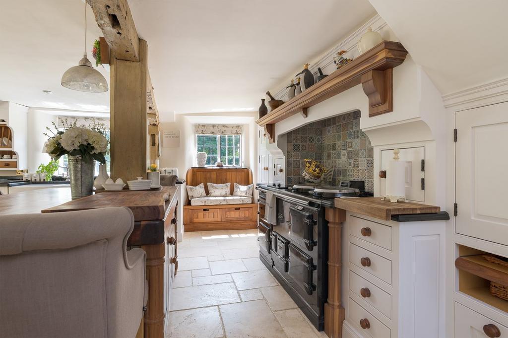 Kitchen / Breakfast Room
