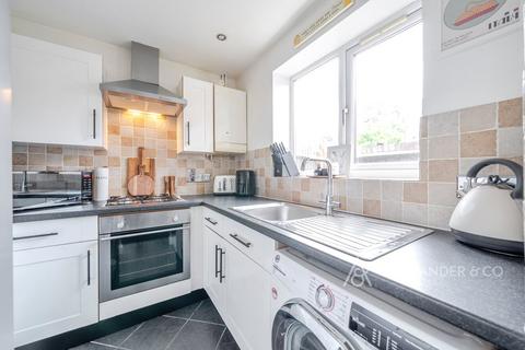 2 bedroom semi-detached house for sale, Angels Close, Buckingham MK18