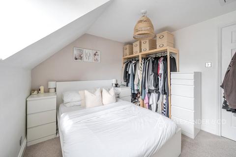 2 bedroom semi-detached house for sale, Angels Close, Buckingham MK18
