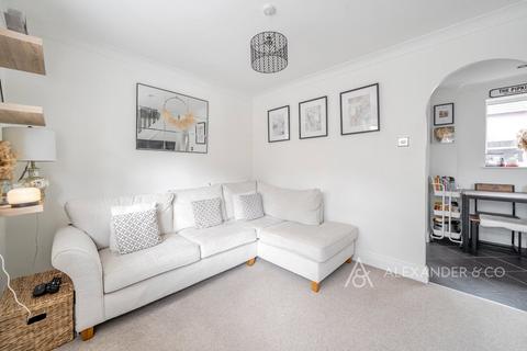 2 bedroom semi-detached house for sale, Angels Close, Buckingham MK18