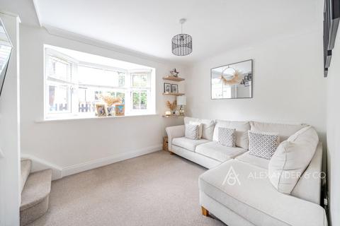 2 bedroom semi-detached house for sale, Angels Close, Buckingham MK18