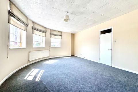 3 bedroom flat to rent, Rectory Road, Rushden NN10