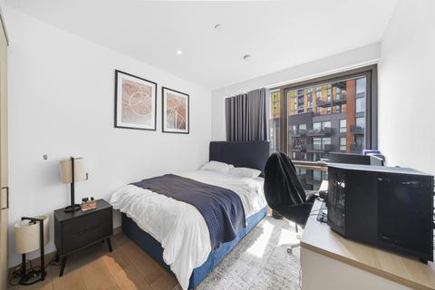 2 bedroom apartment for sale, Viaduct Gardens, Nine Elms, SW11