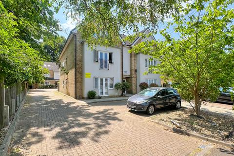 Flat 6, Ferndale Court, 1 Kendra Hall Road, South Croydon, CR2 6DT