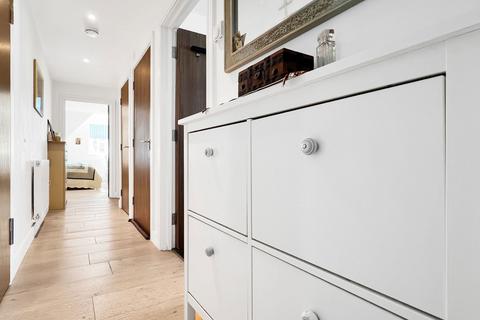 Flat 6, Ferndale Court, 1 Kendra Hall Road, South Croydon, CR2 6DT