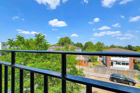 Flat 6, Ferndale Court, 1 Kendra Hall Road, South Croydon, CR2 6DT