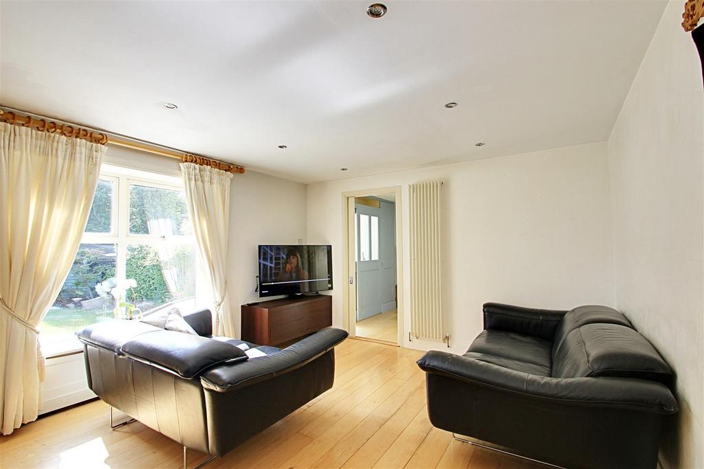 Living Room.jpg