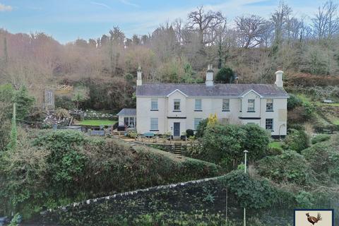 4 bedroom semi-detached house for sale, 2 Rock Park, Tavistock, PL19