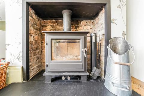 4 bedroom end of terrace house for sale, Pole Hill Road, London E4