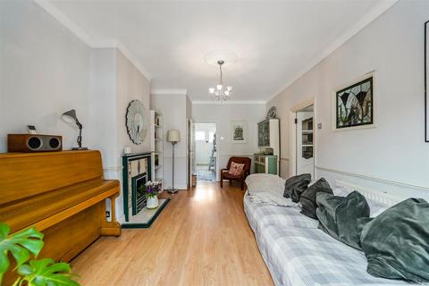 7 Pole Hill Road, London, E4 7LZ