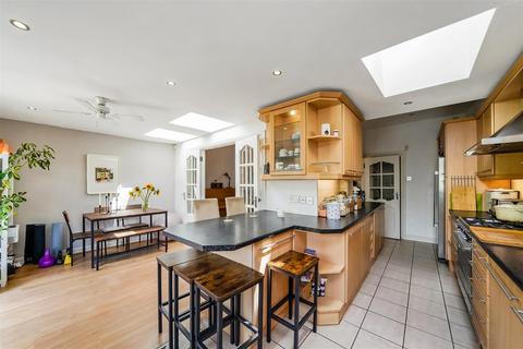 7 Pole Hill Road, London, E4 7LZ