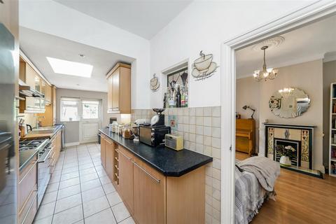 7 Pole Hill Road, London, E4 7LZ