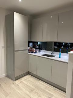 3 bedroom apartment to rent, Royal Quay Road, London E16