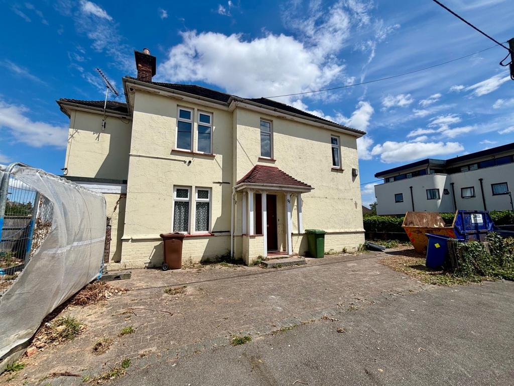 Detached House For Sale