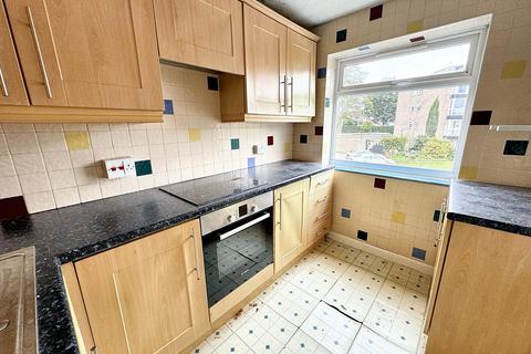 2 bedroom flat for sale, Lowther Road, Prestwich, M25