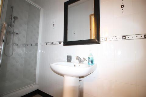 Studio to rent, St. Pauls Avenue, London NW2