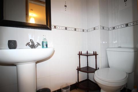 Studio to rent, St. Pauls Avenue, London NW2