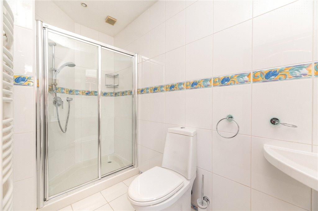 Pshower Room