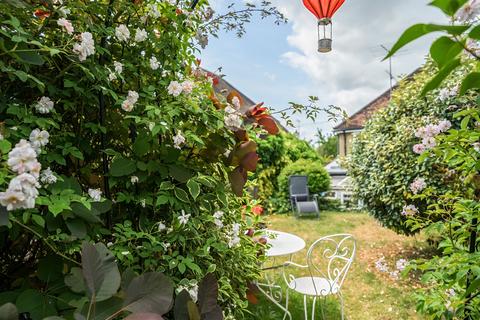 undefined, Weydon Hill Road, Farnham, GU9