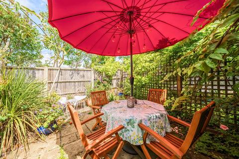 undefined, Weydon Hill Road, Farnham, GU9