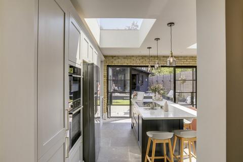 13 Balloch Road, London, SE6 1SP