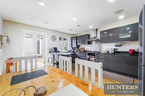 112 Grove Road, Hounslow, TW3 3PT