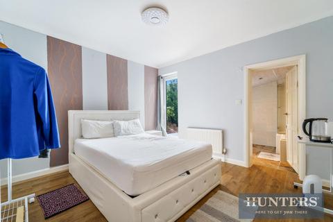 112 Grove Road, Hounslow, TW3 3PT