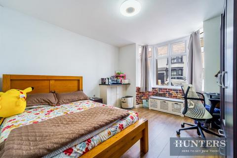 112 Grove Road, Hounslow, TW3 3PT