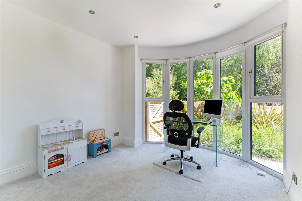 Bedroom 5/Office