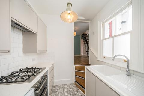 1 bedroom flat for sale, Winchester Road, St Margarets TW1