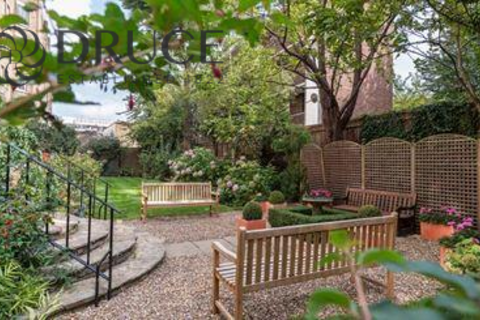 2 bedroom flat to rent, Fulham Road, London, UK, SW3