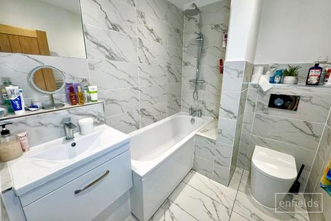 undefined, Southampton SO15