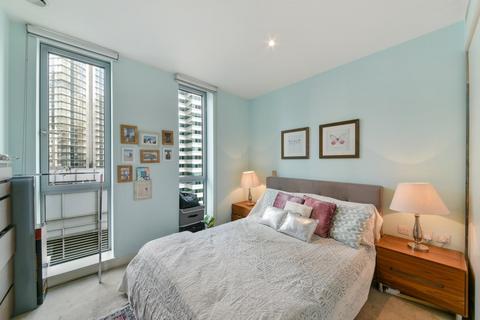 undefined, Pan Peninsula, Canary Wharf, London, E14