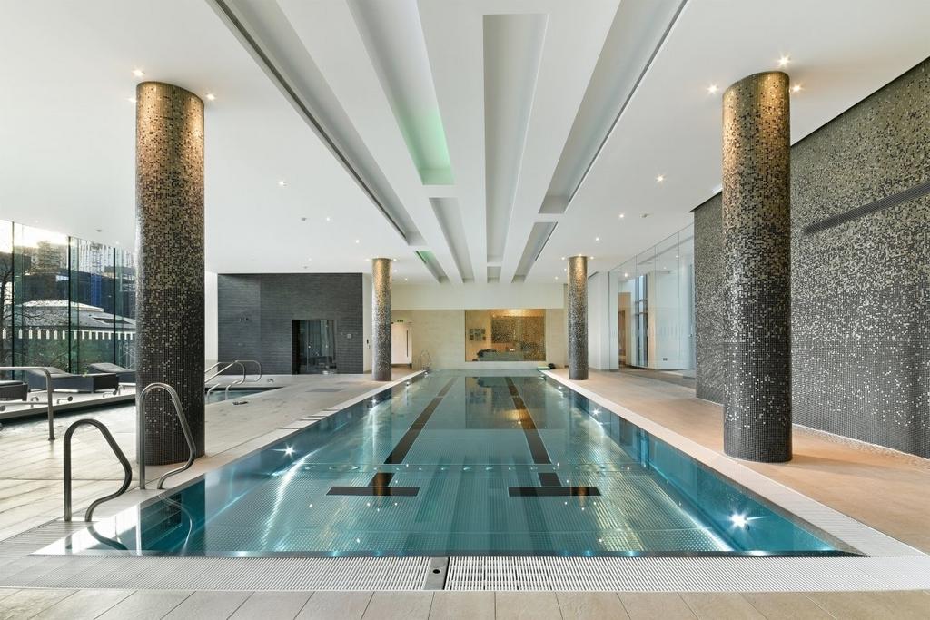 Pool - East Tower, P