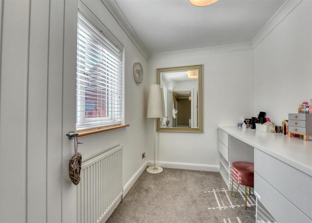 9 Virginia Drive-Bedroom 3.jpg