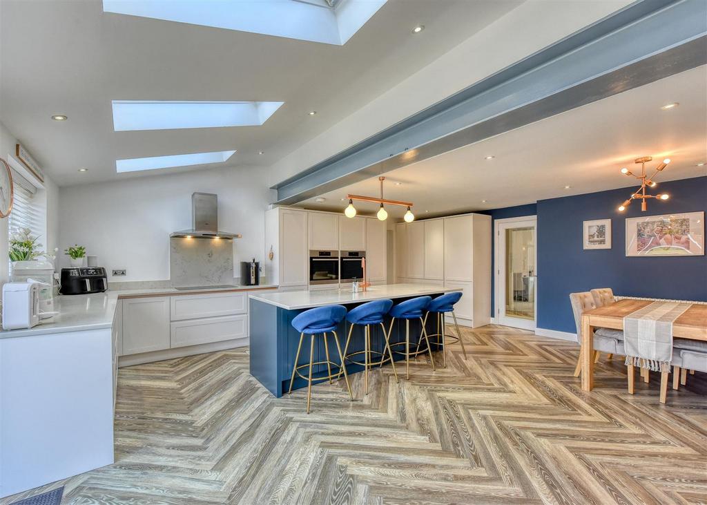 9 Virginia Drive-Kitchen (2).jpg